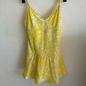NWOT Yellow and White Ditsy Floral Swimsuit Sz 8